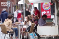 In Italia si Spania se deschid barurile si restaurantele. Marea Britanie, Italia si Spania au raportat cel mai mic numar de decese si imbolnaviri de la inceputul pandemiei - VIDEO