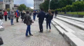 Un nou protest in fata Guvernului: angajatii din domeniul HoReCa au venit cu mese, scaune si au improvizat o terasa, ca sa le arate autoritatilor ca pot respecta masurile de protectie - VIDEO