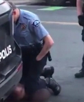 Proteste violente au cuprins orasul american Minneapolis, dupa ce un barbat de culoare a murit, fiind in custodia politiei. In timpul retinerii, politistii au aplicat forta, iar barbatul s-a stins la spital cateva ore mai tarziu - VIDEO