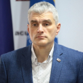 Alexandru Slusari spune ca dupa ridicarea starii de urgenta numarul de infectari de coronavirus este in crestere, iar de vina se face guvernarea: "Guvernul tehnocrat-nevertibrat isi culege roadele docilitatii si isi pierde tot mai mult control asupra situatiei sanitare in tara"