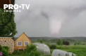 O tornada violenta a bagat spaima in localnicii din regiunea rusa Vologda. Furtuna a rupt copaci si a adus cu ea ploi cu descarcari electrice - VIDEO