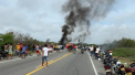 Scene socante in Columbia. O cisterna plina cu combustibil a explodat in momentul in care sute de locuitori furau benzina - VIDEO