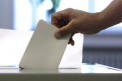 Durata zilei de vot ar putea fi scurtata cu doua ore, potrivit unui proiect votat in prima lectura de deputati - VIDEO