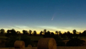 Pandemia ne obliga sa stam acasa, asa ca Universul ne da un motiv sa ne sculam dis-de-dimineata ca sa urmarim o cometa impresionanta - VIDEO