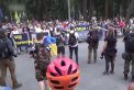 Mii de ucrainieni au protestat la Kiev impotriva acordului de pace din estul Ucrainei, pe care il numesc o capitulare in fata separatistilor pro-rusi - VIDEO