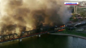 Un tren plin cu combustibil a deraiat pe un pod din Arizona. In scurt timp a izbucnit un incendiu urias - VIDEO
