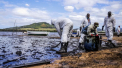 Dezastru ecologic in Mauritius. Petrolierul esuat s-ar putea rupe in doua - FOTO