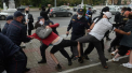 Violente fara margini in Belarus. Imagini cu studenti luati brutal pe sus de politie si dusi in arest