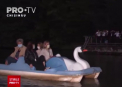 Festival de film inedit, la Sibiu. Spectatorii iau loc in barci sau hidrobiciclete, apoi pornesc spre sala de cinema, aflata pe lac, inconjurata de mori de vant, stuf si papura - VIDEO