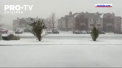 Locuitorii statului american Wyoming s-au trezit cu zapada pe strazi dupa o zi caniculara. A fost o oscilatie extrema, meteorologii avertizand ca o furtuna de iarna va aduce zapezi abundente