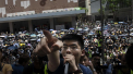 Un invatator din Hong Kong a fost suspendat pentru ca a vorbit cu elevii despre libertatea de exprimare
