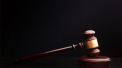 O femeie a fost condamnata la 20 de ani de inchisoare pentru ca si-a impuscat mortal violatorul care o ameninta cu moartea