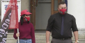 Tinerii de la PRO Moldova au iesit in fata garii feroviare cu sacose negre si cu un bilet de tren pregatit pentru Igor Dodon. Acestia sustin ca au adunat peste 70 de mii de semnaturi de la oamenii care cer ca Dodon sa plece - VIDEO