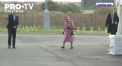 Regina Elisabeta a aparut in public pentru prima oara de la debutul pandemiei. Insotita de nepotul ei, printul William, ea a vizitat un laborator de cercetare din sud-vestul Angliei - VIDEO