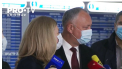 Igor Dodon, la sectia se votare: "Pot sa va spun un secret". Reactia sotiei acestuia: "Mai des asa" - VIDEO