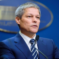 Europarlamentarul, Dacian Ciolos, a felicitat-o pe Maia Sandu: "Obstacolele pe care concurentii politici i le vor pune pot fi depasite cu o prezenta si mai buna la vot"