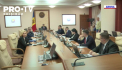 Usatii a uitat sa semneze dupa ce a jurat credinta, Gaiuciuc si-a amintit abia la un moment dat sa-si puna masca, iar Ciocoi si Pogolsa  nu au sarutat drapelul. Cum a decurs ceremonia de instituire in functie a noilor ministri - VIDEO