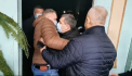 La un pas de bataie. Momentul in care un deputat PAS si unul PSRM se imbrancesc la intrarea in tipografia de stat, unde sunt facute ziarele de campanie ale lui Igor Dodon - VIDEO