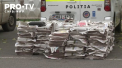 Ziarele, pazite noaptea, numarate ziua. Oamenii legii spun cate erau in cele doua microbuze duse la Inspectorat. Ce spun deputatii PAS si PSRM - prezenti la politie - VIDEO