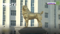 O statuie de aur uriasa, care infatiseaza un caine de rasa Alabai, a aparut intr-un cartier de elita din capitala Turkmenistanului, tara aflata sub dictatura. A inaugurat-o insusi presedintele tarii - VIDEO 