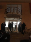 Mai multi oameni se aduna la sediul PSRM. Ce se intampla acolo - FOTO/VIDEO