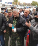 Veteranii - la protest, nemultumiti ca mascatii au intervenit la Varnita: "Ne-ati dat cu capul de asfalt". Acestia cer demisia adjunctului IGP, Marin Maxian, si spun ca el este complice la fraudarea alegerilor din stanga Nistrului - VIDEO