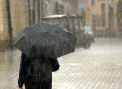 Nu va uitati umbrelele acasa! Ploi pe intreg teritoriul tarii, iar pe strazi se formeaza ghetus. Meteorologii au emis cod galben. Prognoza meteo - FOTO