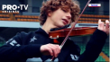 Felicitare neobisnuita cu ocazia Zilei Mondiale a Fotbalului, care este marcata astazi. Tanarul violonist, Catalin Advahov, celebru pentru spectacolele sale pe strazile din Chisinau, a interpretat imnul Ligii Campionilor 