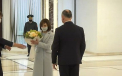 Igor Dodon pleaca de la Presedintie. A intampinat-o pe Maia Sandu cu flori pentru a-i transmite puterea - VIDEO
