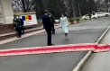Momentul in care Maia Sandu vine pe jos la ceremonia de investire si asteapta culoarea verde a semaforului. A fost intampinata cu aplauze de mai multi oameni - VIDEO