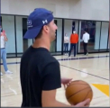 Daniel Ricciardo profita din plin de vacanta de iarna. Proaspatul pilot al lui McLaren si-a facut aparitia pe terenul de baschet - VIDEO