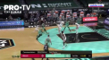 Bucurie de zile mari pentru fanii celui mai legendar club de baschet din Statele Unite, Chicago Bulls. Fosta formatie a lui Michael Jordan a obtinut a treia victorie consecutiva in noul sezon - VIDEO