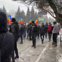 Proteste in masa, la Balti. Zeci de oameni au iesit in strada pentru a protesta impotriva deciziei Curtii cu privire la functionarea limbilor vorbite pe teritoriul RM: ,,Intoarceti limba rusa" - VIDEO 