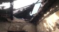Au ramas fara un acoperis deasupra capului dupa ce casa le-a fost mistuita de flacari. Mama si cei doi copii ai sai se adapostesc la rude, iar sotul femeii munceste peste hotare ca sa adune bani pentru reparatie - VIDEO 