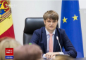 Secretarul general al Presedintiei, Andrei Spinu, a avut ani buni companii in zone off-shore. Pe cand era viceministru al Tineretului si Sportului, Spinu detinea si o firma din Hong Kong care i-a adus circa 8 milioane de lei - VIDEO 