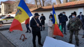 Protest in fata Curtii Constitutionale, unde se examineaza decretul Maiei Sandu de a o desemna repetat pe Natalia Gavrilita la functia de premier: oamenii cer alegeri parlamentare anticipate - VIDEO