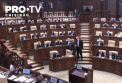 Prim-ministrul interimar Aureliu Ciocoi a fost astazi la Parlament si a cerut deputatilor sa permita Guvernului sa cumpere vaccin ca sa poata incepe vaccinarea in masa a populatiei - VIDEO
