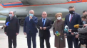 Cele 142 de mii de doze de vaccin Sputnik-V au ajuns la Chisinau: Igor Dodon a coborat din avion, iar Zinaida Greceanii il astepta pe Aeroportul International Chisinau - VIDEO