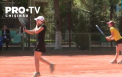 Dupa o pauza indelungata, tinerii amatori ai sportului alb si-au dat frau liber pe terenurile de tenis de la Vadul lui Voda - VIDEO
