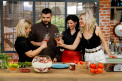 Bucataria Gusturile se discuta - monpolizata de... femei. Doua blonde si o bruneta au dat tonul printre cratite si ingrediente. Care a fost meniul si cat de bine s-au descurcat - VIDEO