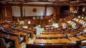 18 candidati lupta pentru un fotoliu in Parlament. In batalia pentru functia de deputat participa aproape 1800 de candidati