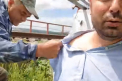 Vasile Costiuc - batut pe podul de pe Nistru. Momentul in care un granicer fuge dupa el: "De ce dai in mine cu bastonul?" - VIDEO