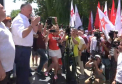 
Comunistii si Socialistii au protestat in fata CSJ, unde urmeaza sa fie luata o decizie privind sectiile de votare din stanga Nistrului: "L-am dat jos pe Plahotniuc, vom da jos si cotofana"