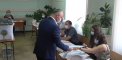 Igor Dodon a venit la sectia de votare impreuna cu fiul sau, care pentru prima oara si-a exercitat dreptul de vot - VIDEO
