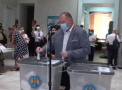 Prim-ministrul interimar al Republicii Moldova, Aureliu Ciocoi, voteaza: "Ne-a ramas capitalul uman si trebuie sa avem grija" - VIDEO
