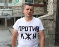 Unicul candidat independent, Veaceslav Valiko, a mers la vot imbracat intr-un maiou pe care scrie: „Impotriva minciunii” - VIDEO
