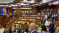 Momentul in care Maia Sandu intra in sala Parlamentului, iar socialistii si comunistii nu se ridica din scaune - VIDEO