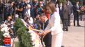 Traditional, de Ziua Independentei, politicienii au facut coada la monumentul lui Stefan cel Mare ca sa depuna flori. Si deputatii din primul legislativ au participat la ceremonie - VIDEO