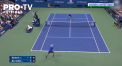 Novak Djokovic este de neoprit in acest sezon. Sarbul, numarul 1 al tenisului mondial este tot mai aproape de a castiga toate cele 4 Grand Slam-uri ale anului - VIDEO