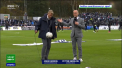 Intr-o interventie in direct, doi comentatori de fotbal din Suedia au jonglat cu o minge de fotbal. In timp ce unul comenta, celalalt se juca cu balonul - VIDEO